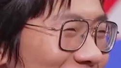 王建华：你们四个让我抬不起头