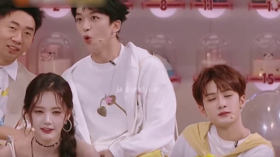 闭上眼睛全是杨迪在讲话