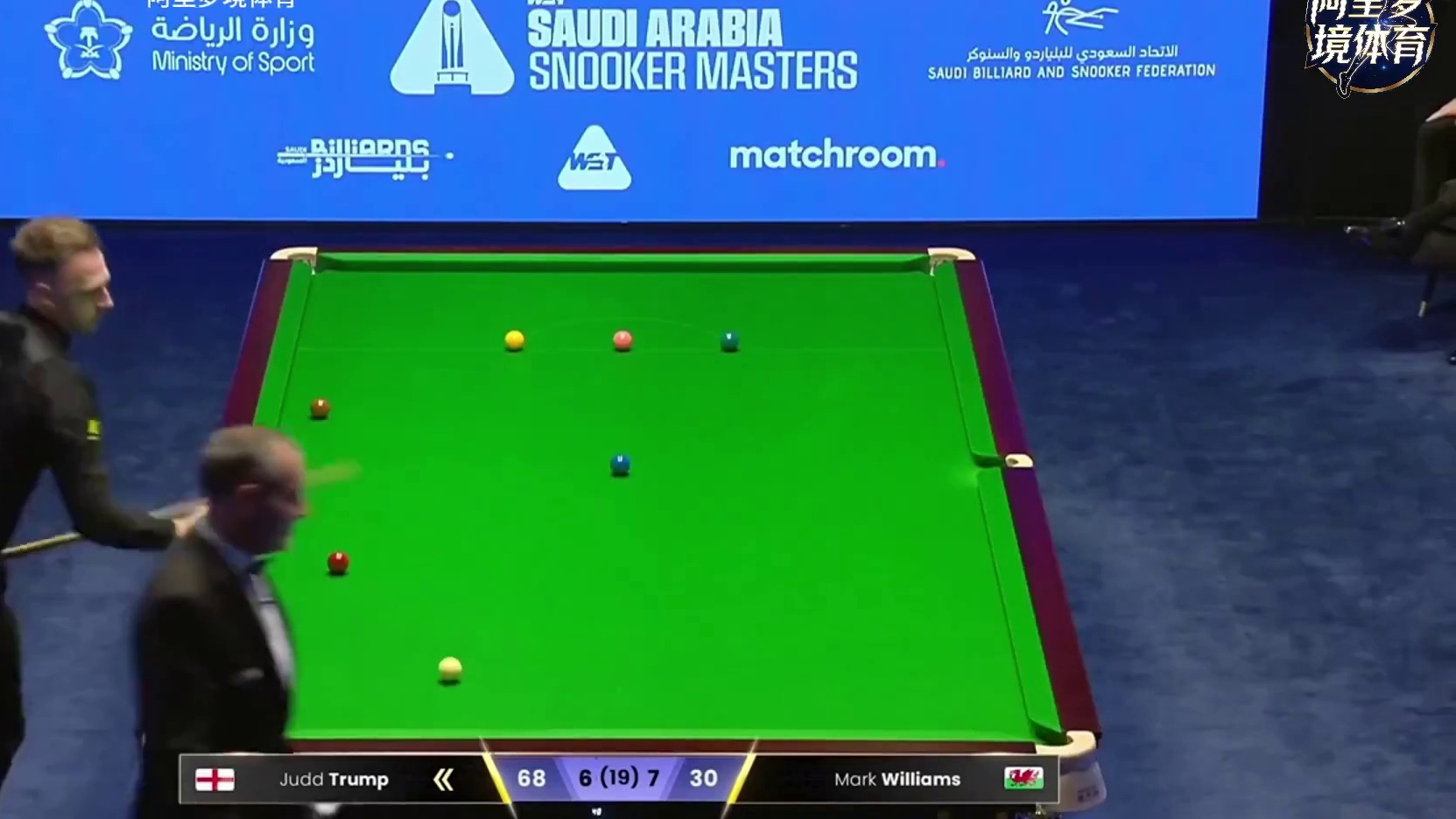 小特出其不意的离谱杆法，瞄左打右出其不意，导播都被虚晃一枪！