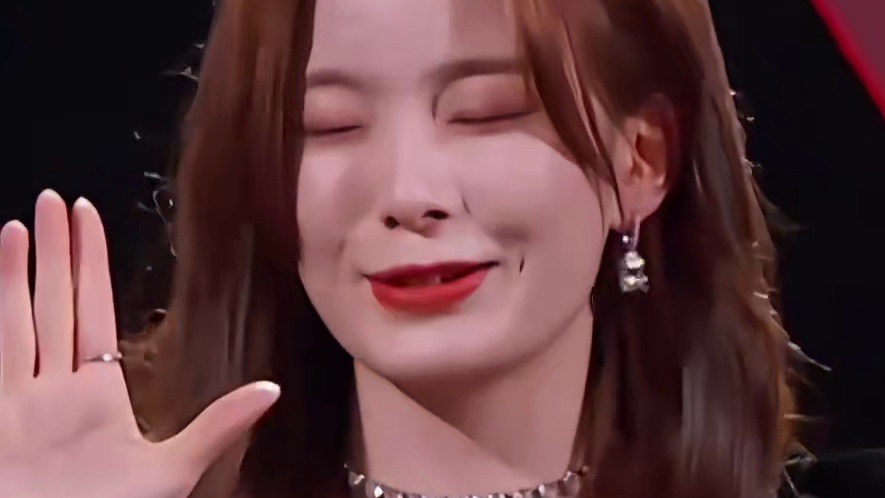 王勉还是太强了，女友陈卓璇，老婆哈尼克孜