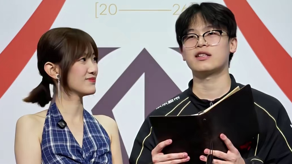 Vampire：期待与BLG下路交手打出一场精彩的比赛 ，LPL加油！