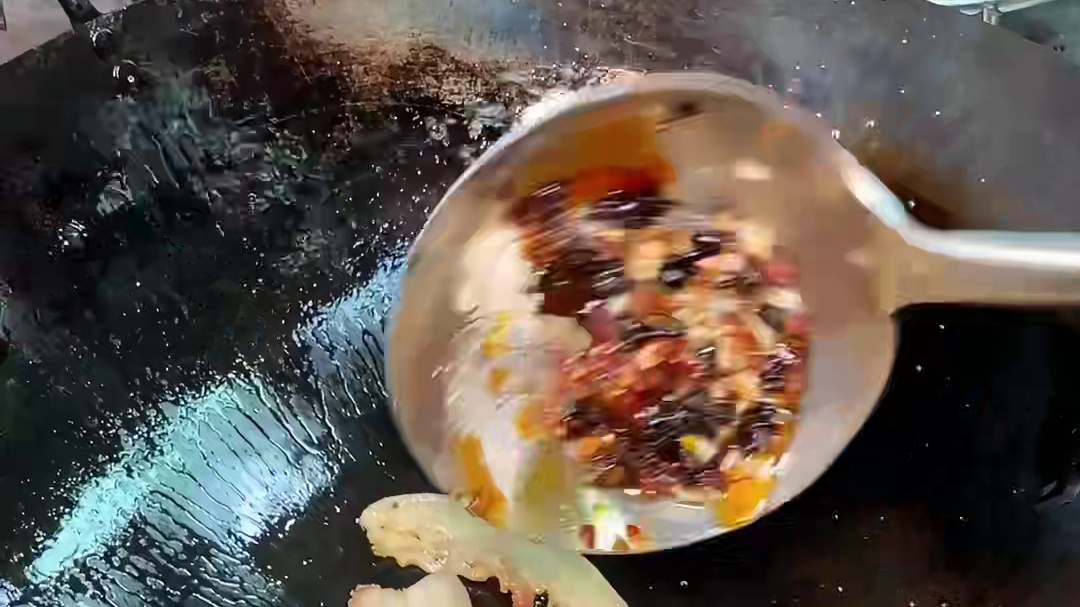 长沙17一片比脸还大的回锅肉，你们觉得值不值？