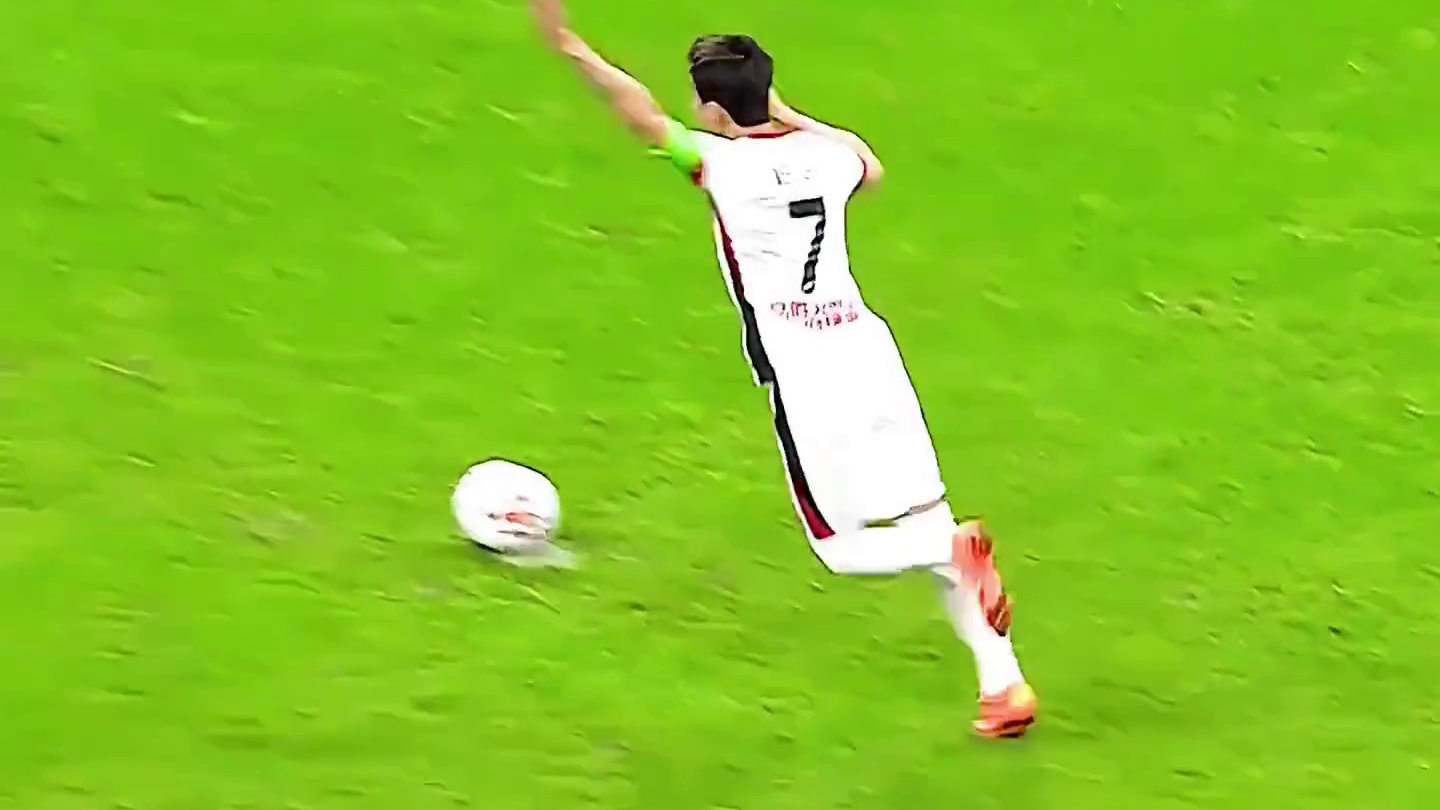 致敬帕尔默，韦世豪迷惑点球破门 足球咕起来