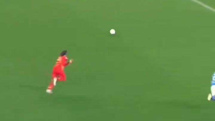 那不勒斯快速反击尽显流畅配合美学