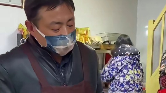 长沙小巷里的油炸元宵，作法特别外酥里嫩超好吃，大家有吃过吗