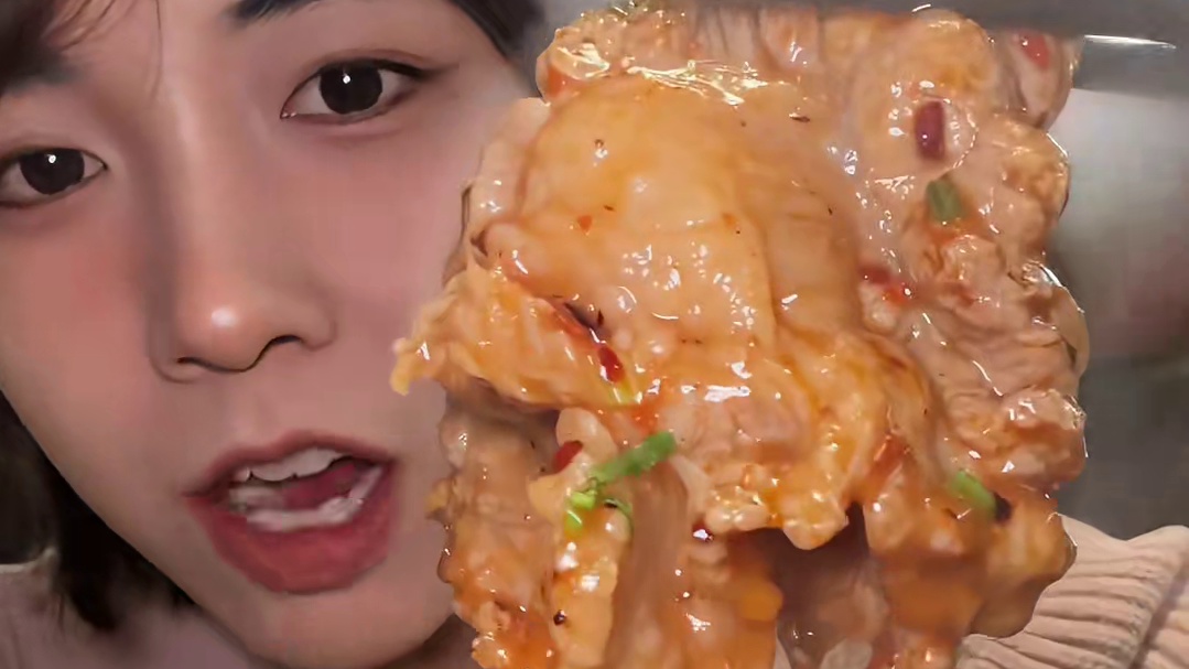 分享西山区老品种昆明人爱吃的老店美食！红豆酸汤牛肉炊锅 下饭无敌！！