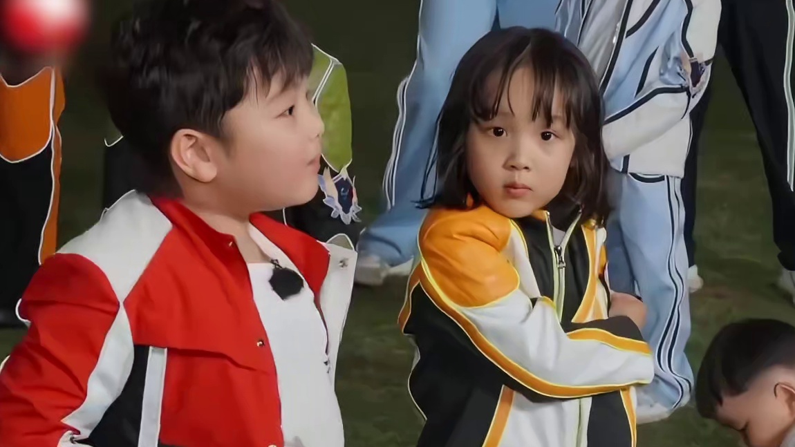 小孩哥眼睛里全是对全套皮肤的渴望