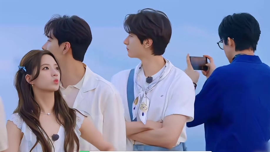 刘宇宁：我比你还惨