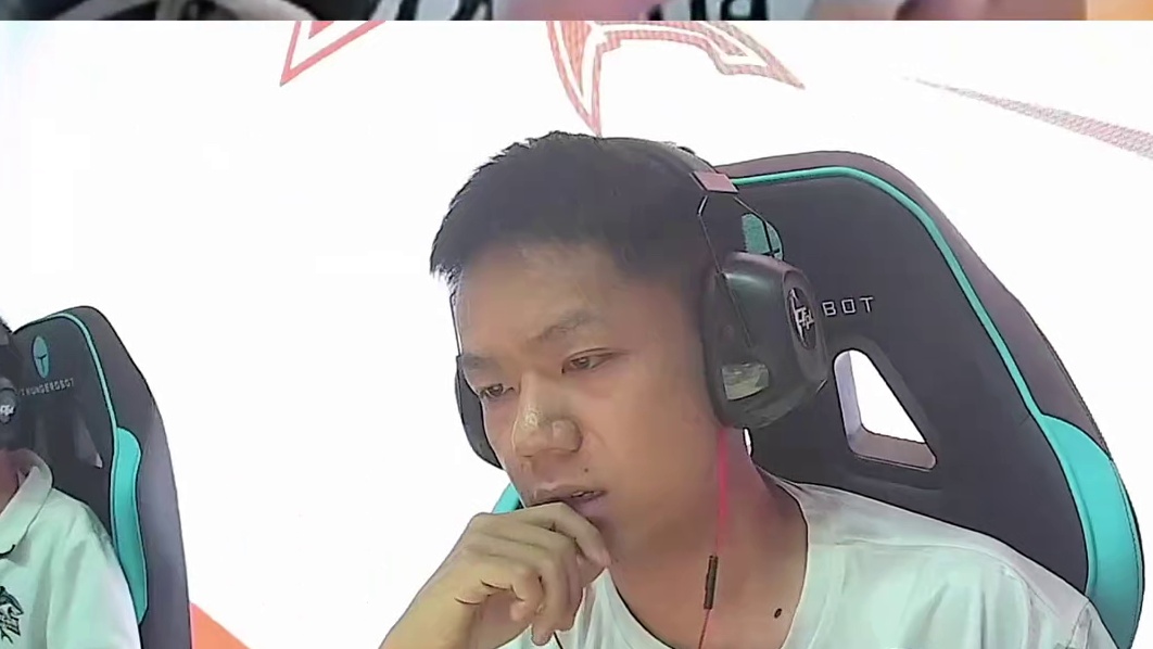 绝迹谈白鲨七七的发挥不比潇潇差，认为本赛季他们PL不一定能夺冠