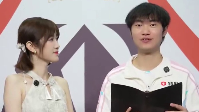 ​​​
Knight：我们一定会把冠军留在LPL

 ：感谢大家熬夜支持我们，我们一定会把冠军留在L