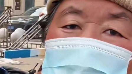 三块钱一卷的烙馍卷豆腐，你们觉得值嘛