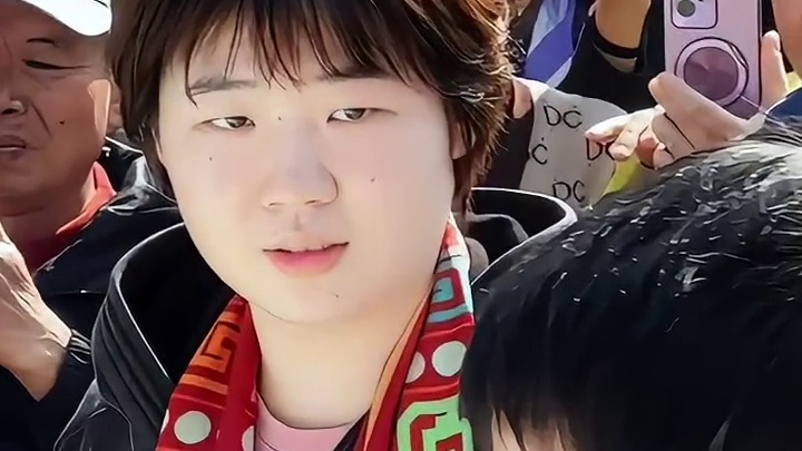 太搞笑！蒯曼搭档变成迷你林诗栋！