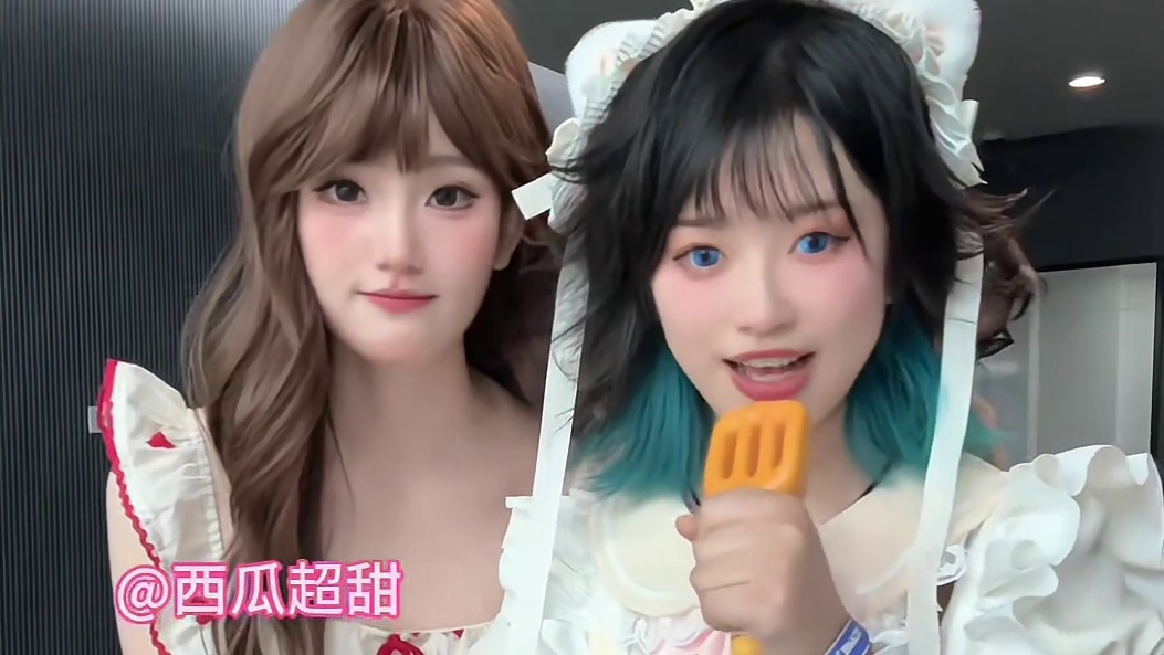 小汤随机逮人唱我爱玩金铲铲