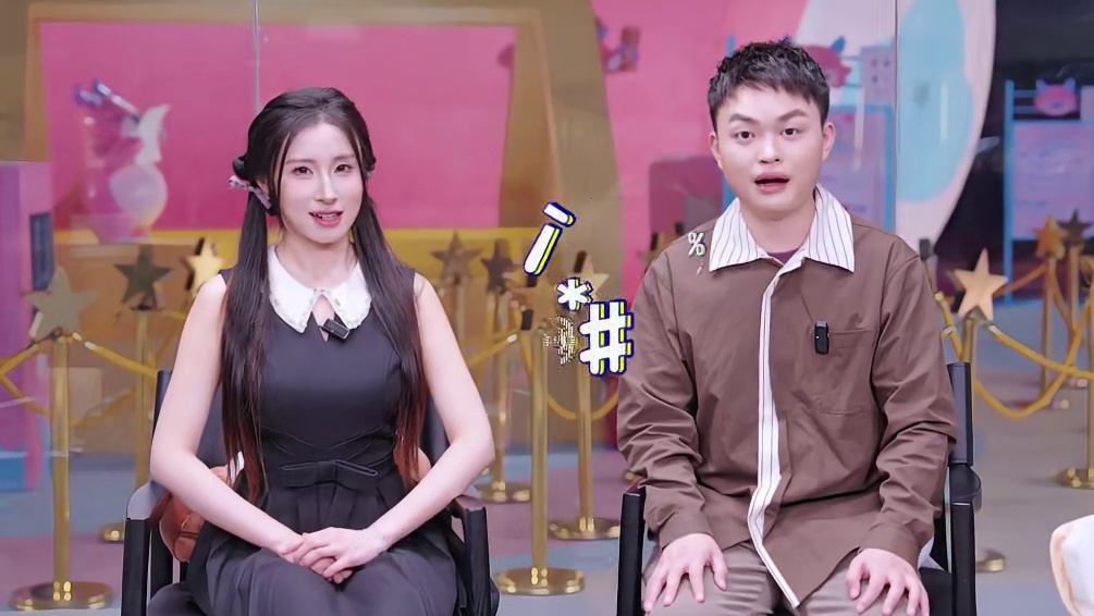 嘉豪转型解说的第一天……莎莎：“搭错档了”