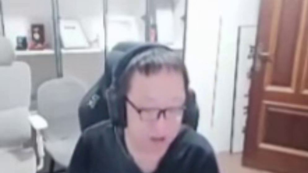 恭喜AG2:1战胜情久 18连胜结束常规赛成功创造历史