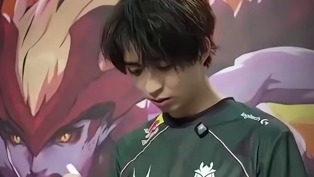 Knight：感谢大家熬夜支持我们，我们一定会把冠军留在LPL，证明LPL的实力！  ​​​