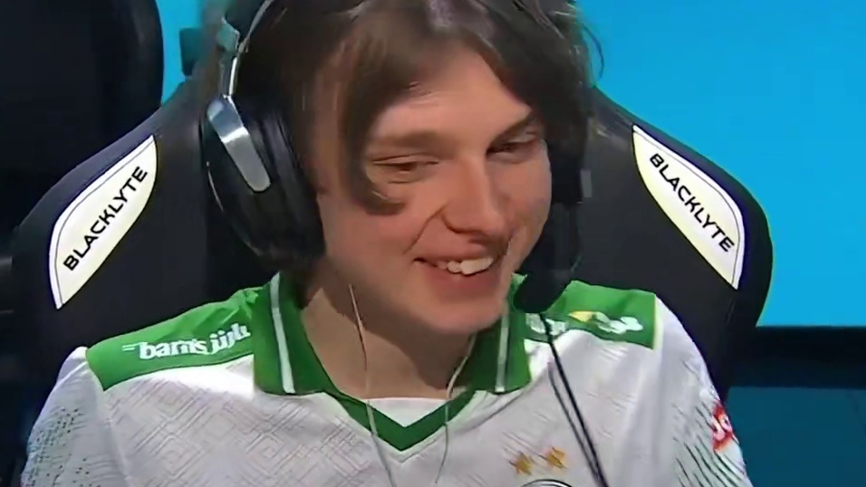 京介的usp彻底粉碎了天禄的翻盘梦