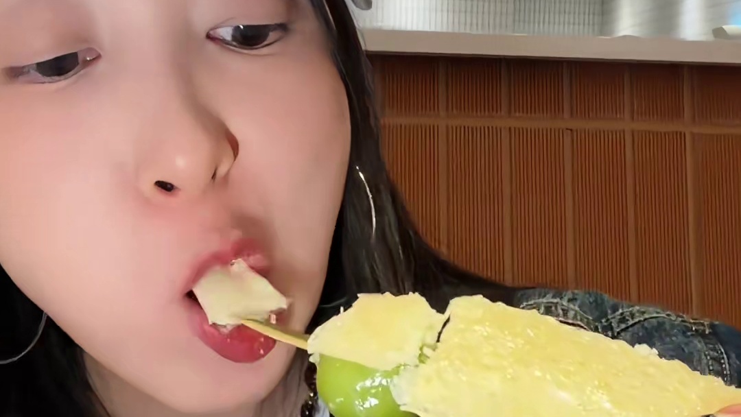 薛记在奶皮子糖葫芦赛道也是发力了！！还不贵！！