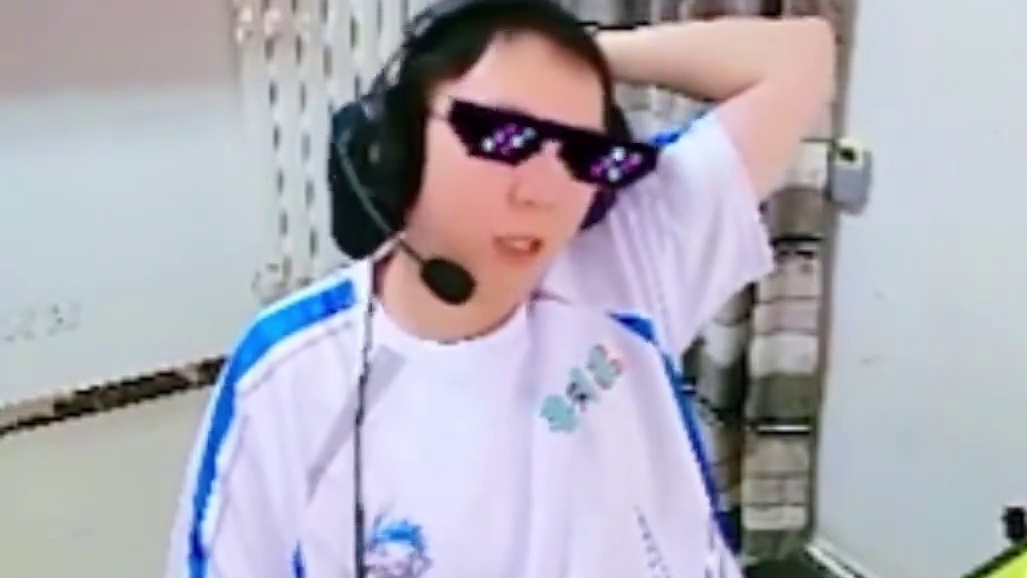 欧欧最精了，打弱队装傻充愣，打强队化身欧神仙，2:0兵不血刃战胜EP，直接给米哥打服了