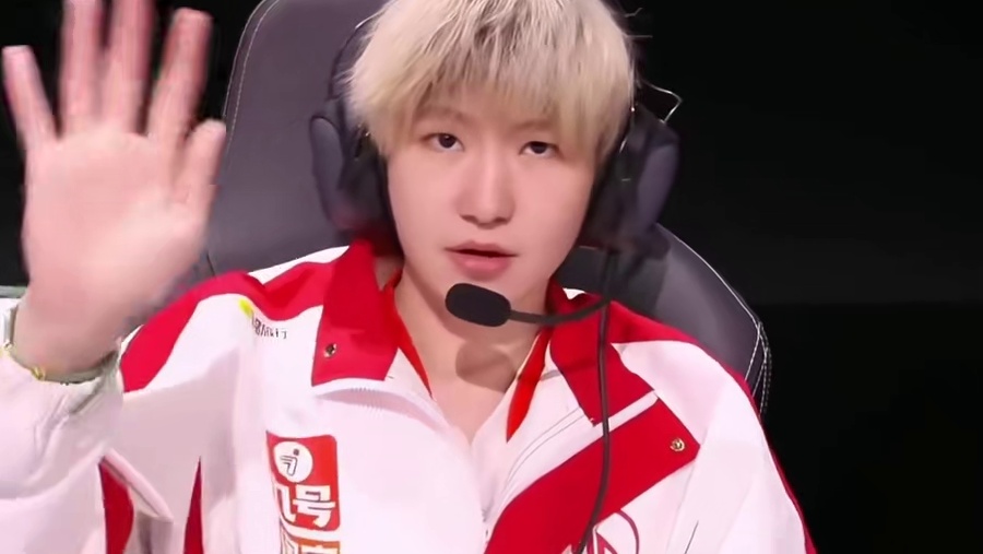 镜头所展现的构不成万分之一的你