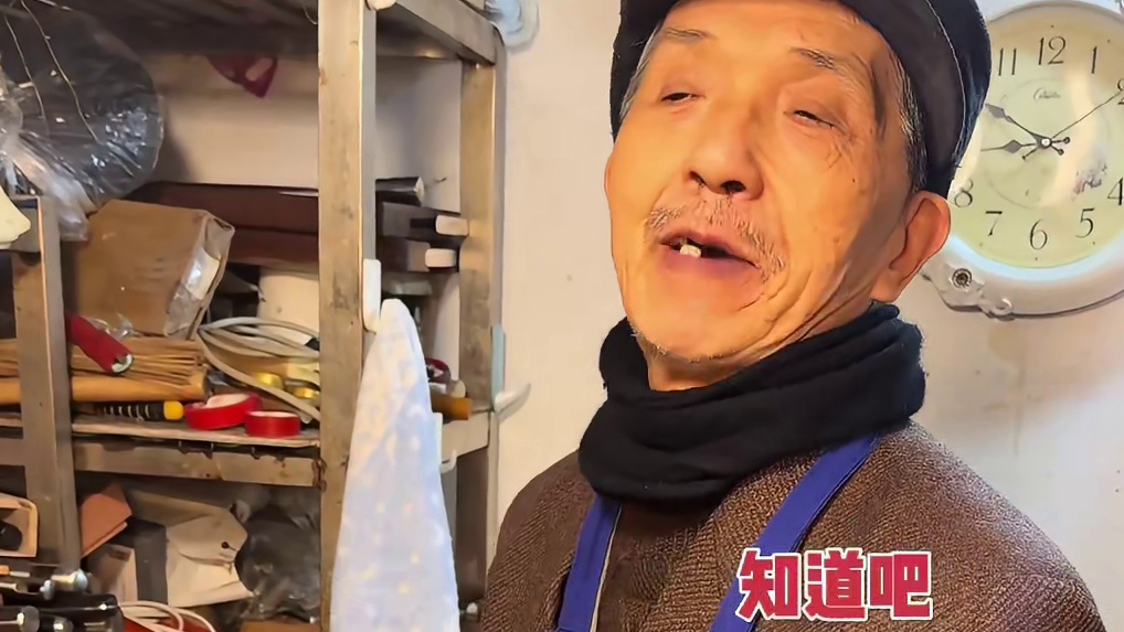 重庆小镇边上的毛血旺 九百九十九块钱一份 不打折超炸裂 20种料 你们感觉值不值