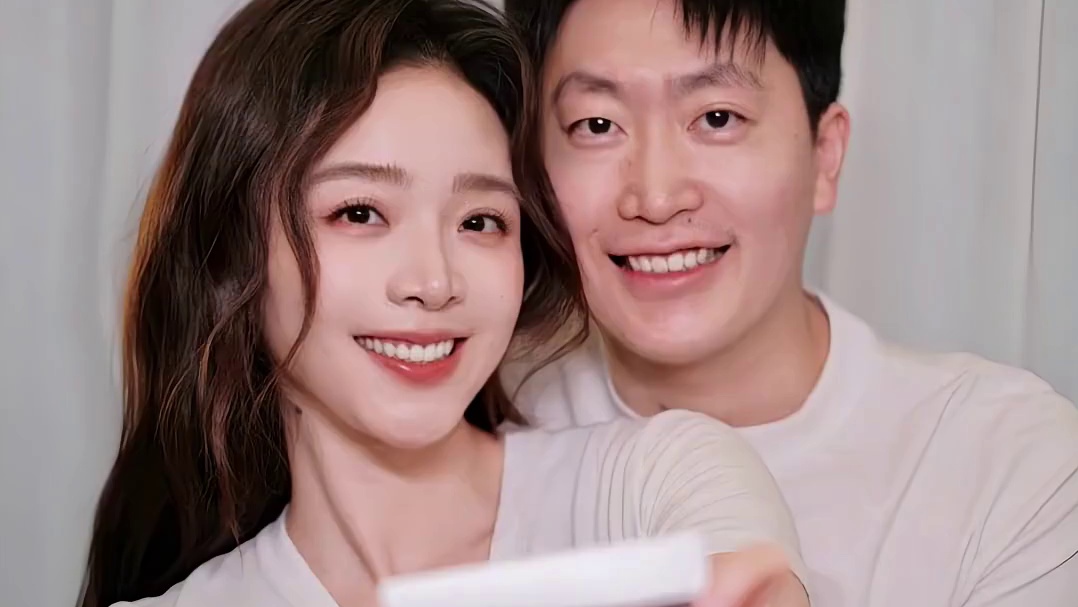 竞二代报到！刚刚管泽元与余霜正式官宣怀孕，恭喜管哥升级当爸
还记得管哥婚礼上说起余霜时的那份动容，两