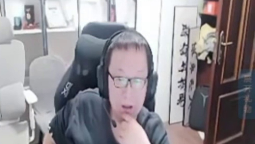 倔鸡讲述请他当教练 他把AG的战术都给带过去 联盟有任何一个战术解读不出来他工资不要了