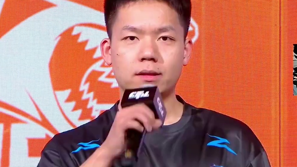 念旧采访喊话宠儿：我们来了，久违的AB大战，完全体白鲨对战18连胜的AG，真正意义上的众神归位，太期