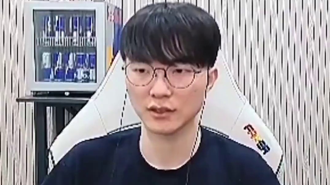 Faker确认复刻前滚翻 只要这事做到为大家送上3连前滚翻