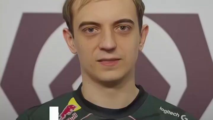 谁是Caps心目中更强的中单？