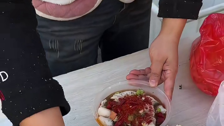 东北街头13一份对水煮鱼配米饭 嘎嘎好吃~