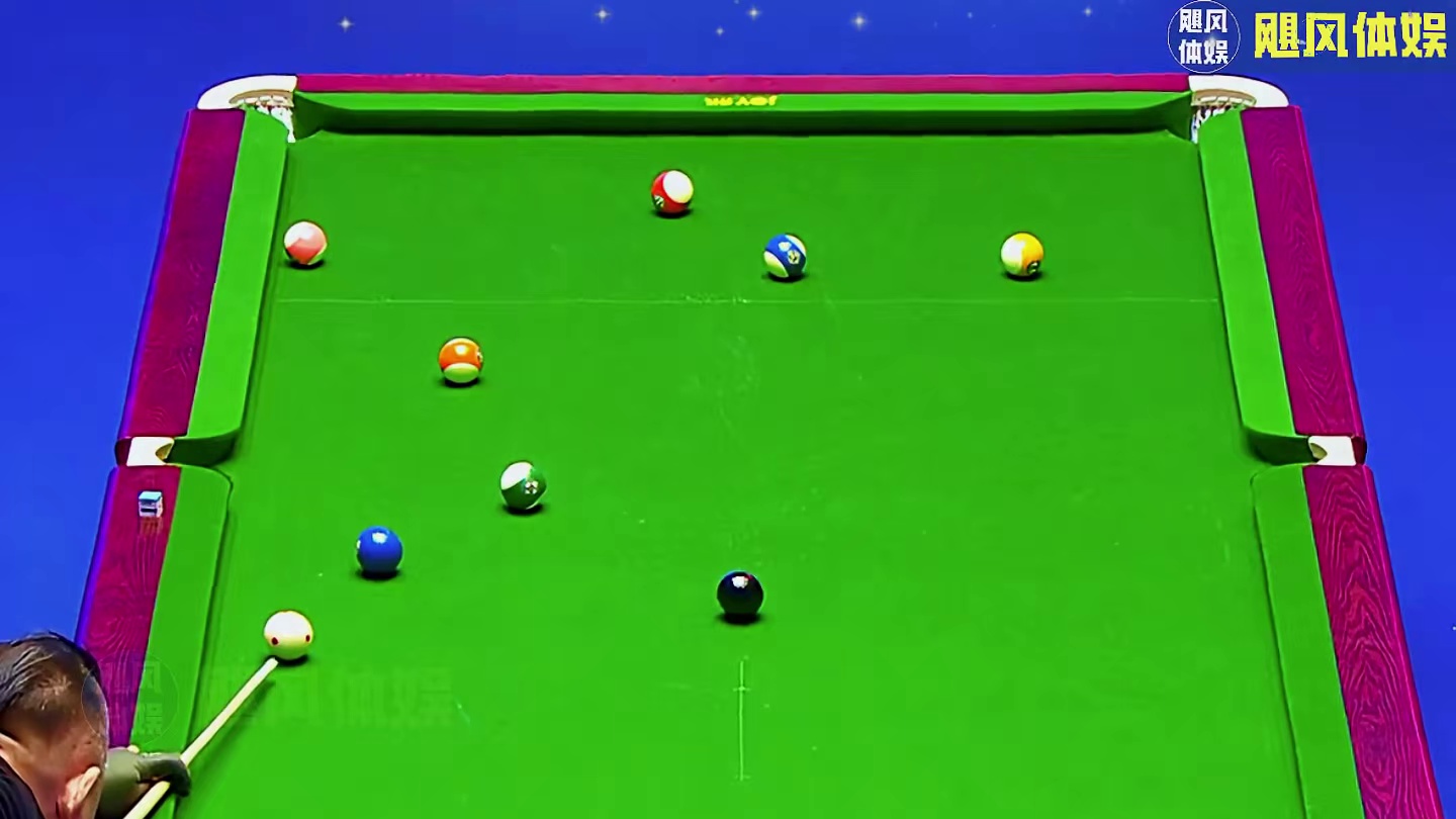 勾拉弹跳的花枪王很是敢秀 台球是一种生活佟璐