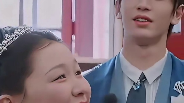 迪丽热巴逗金靖