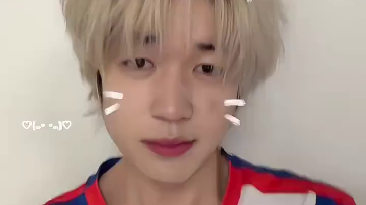 小落：晋级太开心了，给大家磕一个
小落赛后视频来咯馒头好可爱

cr 嗨圆街 ​​​