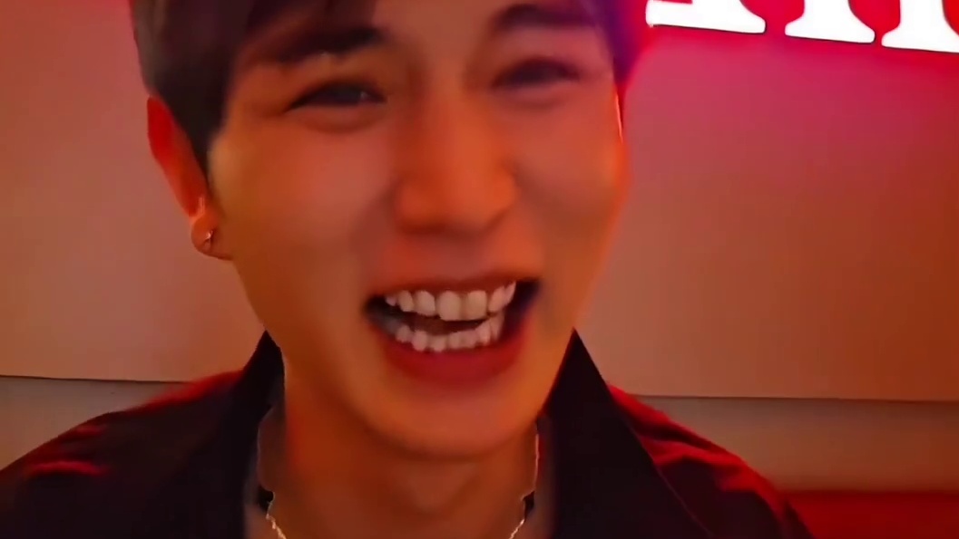 来自童锦程 的自我嘲笑