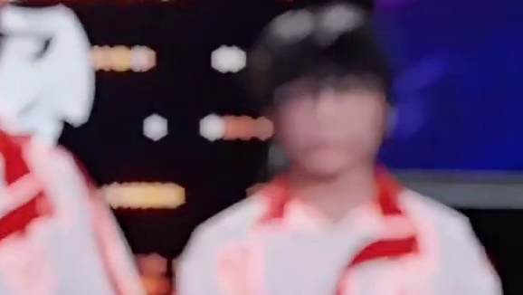 AG长生无条件预测自己的好闺蜜流浪能够和自己顶峰相见，那一刻观众席瞬间沸腾了