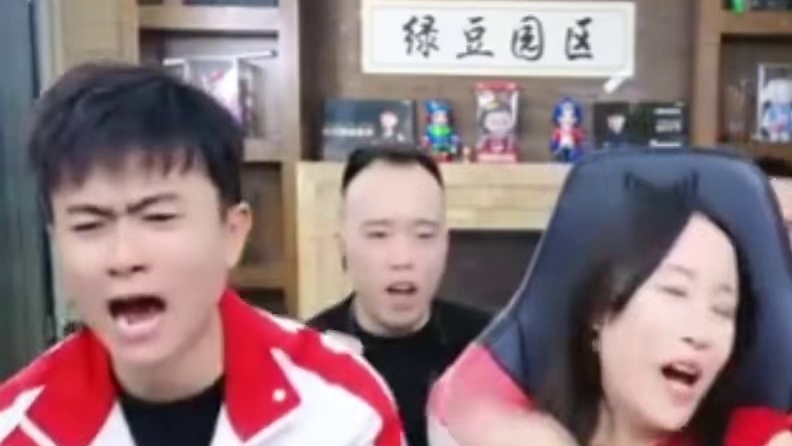 AG拒绝让二追三，战胜白鲨晋级四强，菲姐说今天得复盘到3点 穿越火线2