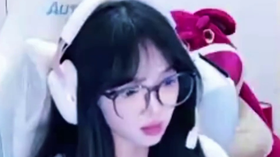 各大职业主播们看，doo鹰眼包点旋转四杀，全员看的卧槽