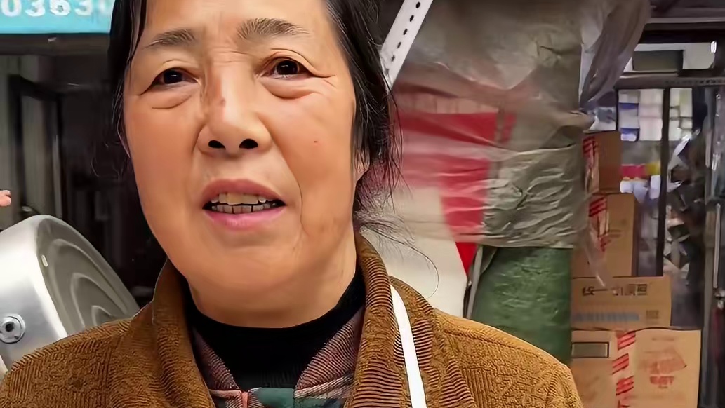 东北街边惊现干豆腐卷大葱！3元一个5元俩，你说值不值？
