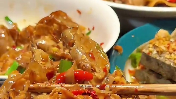 万万都没想到，我一个南京人爱上了湘菜，有那么一秒梦回长沙