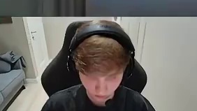 朋友们都说我的狙像小孩