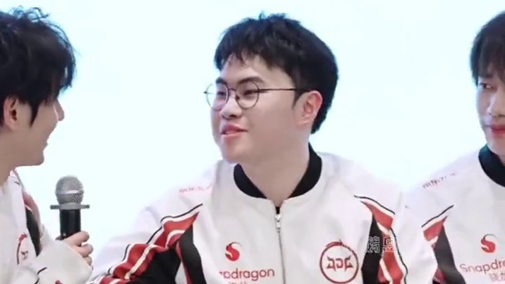 属于电竞选手青春期的生长痛