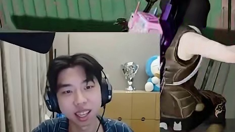 XDD馒头小温冬瓜强四排,强哥好像真没了！女武神小温深藏不露 ！