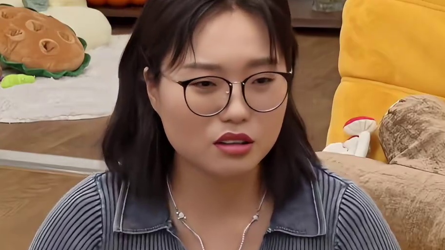 俩人是怎么做到毫无预兆同时起身的