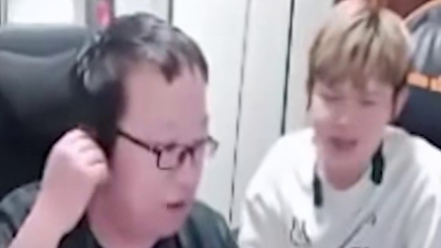 恭喜AG加时战胜白鲨晋级总决赛，DOO压抑太久了激情喊了好几下