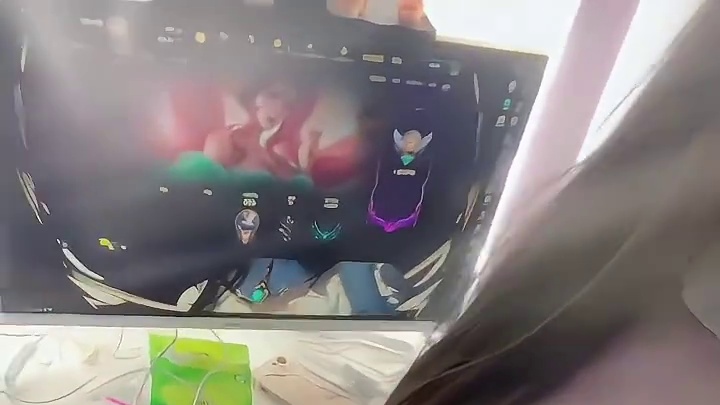你别老找她玩游戏了行不行 我也会玩儿 你找我玩行不行