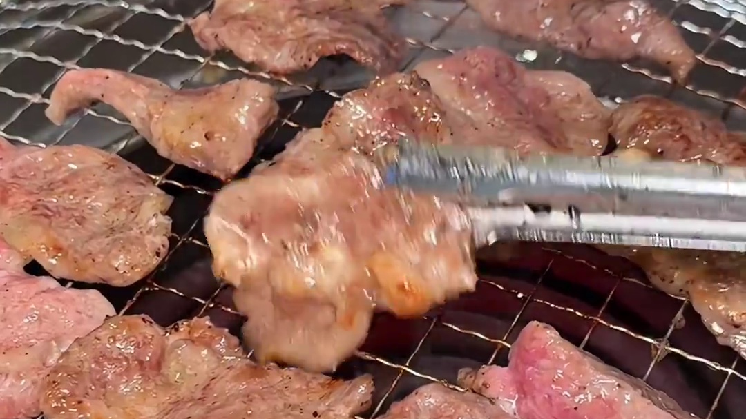 石家庄街边烟火气烤肉小店！柿子牛奶雪冰真的好好吃啊