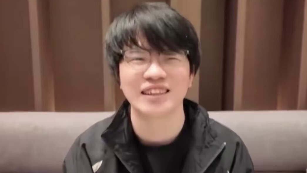 BLG三角洲分部千言和Viper合照

 ​​​