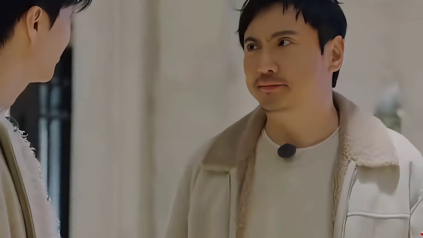 一个不尊老一个不爱幼，话又说回来了范丞丞也不老沈腾也不幼