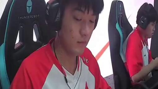 念旧:Doo裸妆狙TRG用的跟幻神似的！狙的我lan子都抽抽。